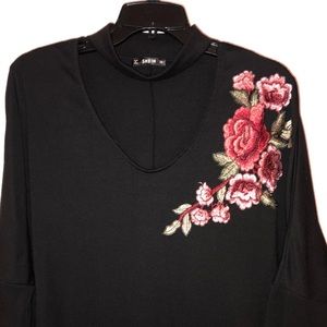 SHEIN V-NECK WITH COLLAR CHOKER JESERY TOP